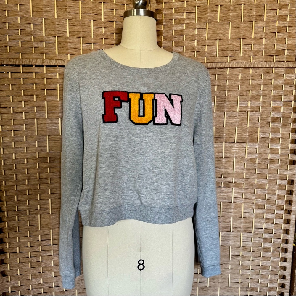 Heather gray Rebellious One cropped sweatshirt JUNIORS L-XL